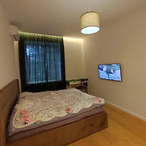 Lux Apartment, Near Metro Vasylkivska Киев